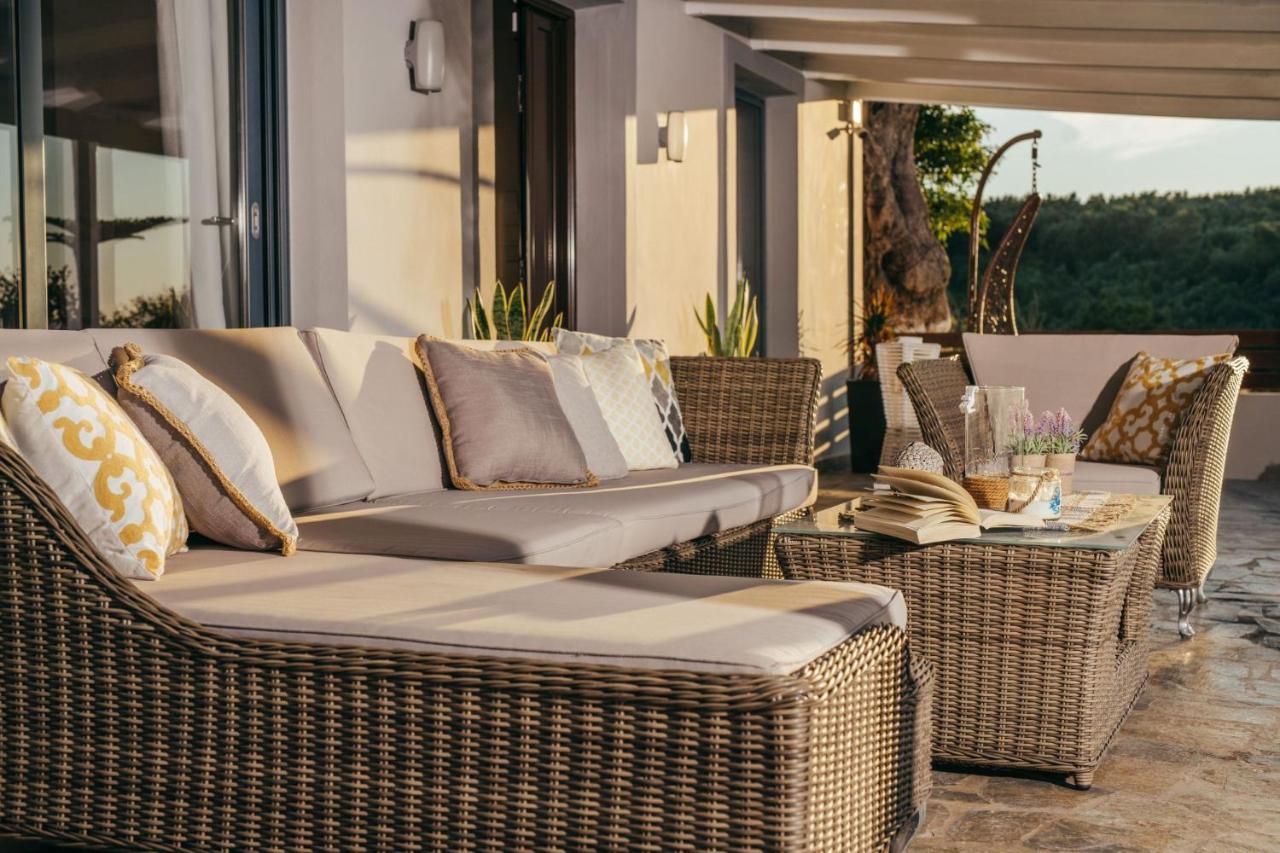 Villa Venia - Cozy Escape With Scenic Sew View, By Zantewize Tragaki Exteriör bild